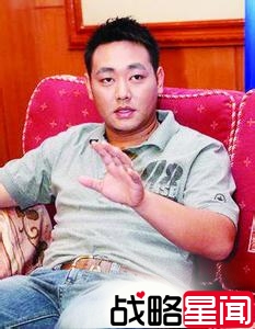 15岁林妙可风尘浓妆 公主裙配沧桑黑高跟