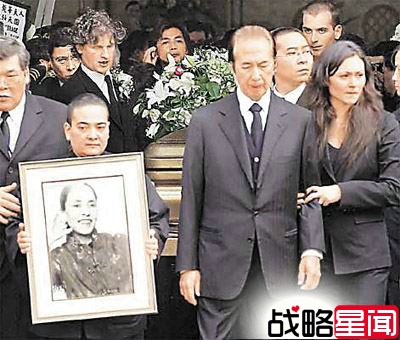 揭秘赌王四妻17子女:儿子痴情 千金出柜(图)