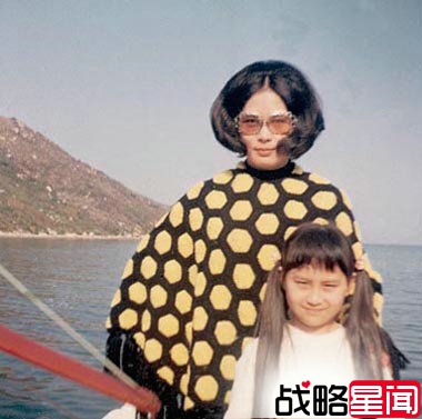 揭秘赌王四妻17子女:儿子痴情 千金出柜(图)