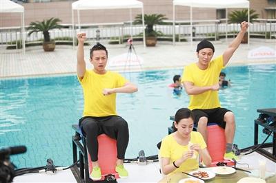 娱乐节目也要拼道具 巨幕、密室弹射椅大开眼界
