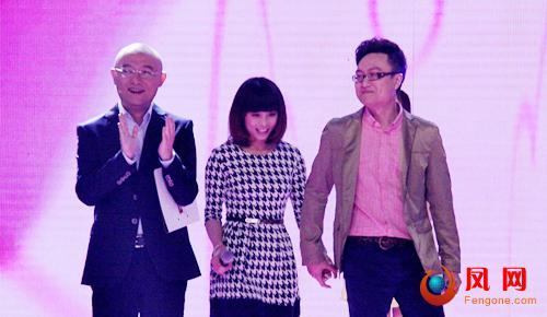 80后女镇长电视相亲背后：台上牵手台下分