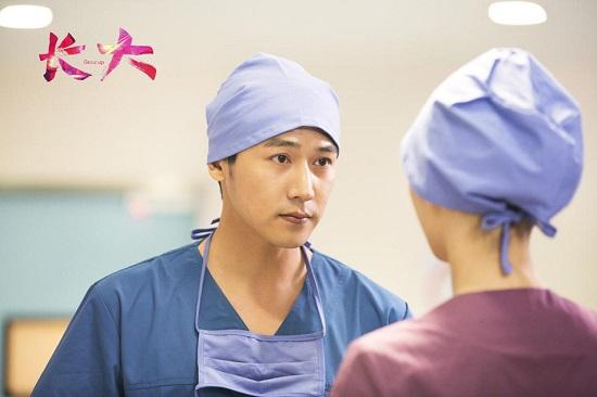 毒蛇陆毅谈《长大》：青春就是用来犯错的