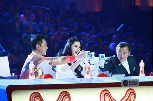 《出彩中国人》范冰冰蔡国庆抱团 舌战周立波