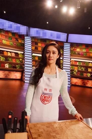 刘芸加盟《星厨驾到》 苦练厨艺化身仙妻